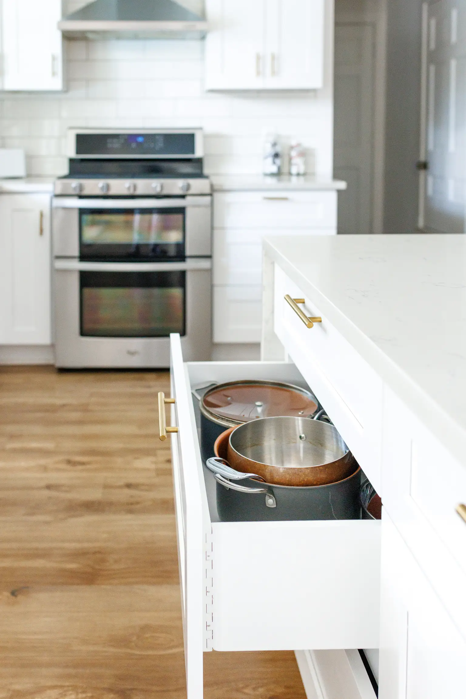 Organized kitchen pots and pans